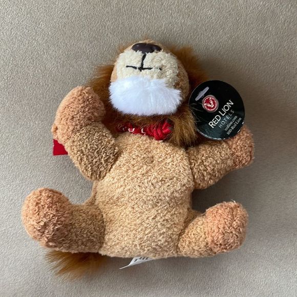 RED LION Hotels lion plushie / stuffed lion - Picture 4 of 7